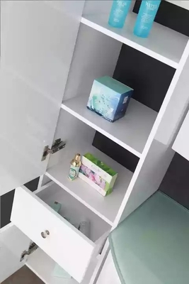 Kabinet Terapung Kesombongan Kamar Mandi Modern Di Atas Kaca Hijau Putih Mengkilap