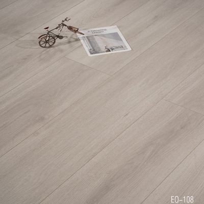1220 * 190mm Lantai Kayu Laminasi Padat Lantai Kayu Tahan Air