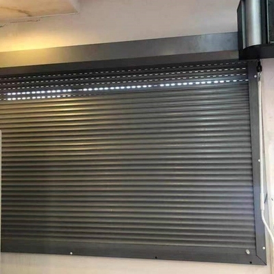 Pintu Garasi Otomatis Seng Galvanis Panas Tahan Angin Bermotor Rollup Shutter