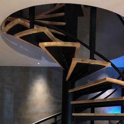Black Anti Slip Indoor Spiral Staircase SS304 Attic Readymade Steel Stairs