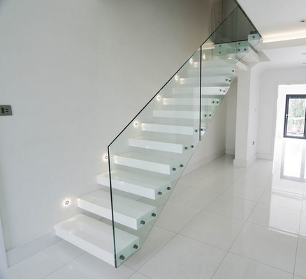 L Berbentuk Tangga Spiral Hemat Ruang Kayu Solid Tangga Mengambang Modern Untuk Rumah