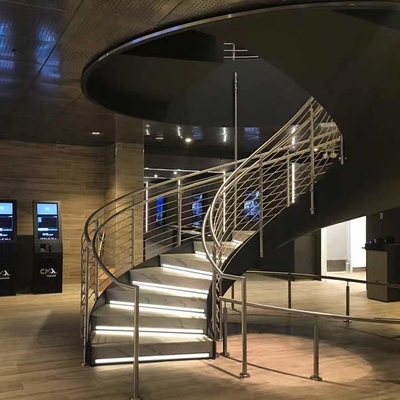 ASTM Indoor Hand Forged Metal Spiral Stairs Villa Mewah Modern Tangga Melengkung