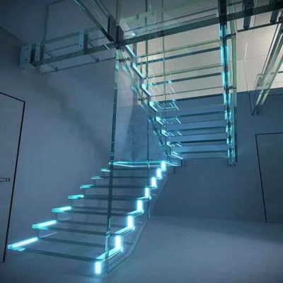 Tangga Spiral Kaca Hemat Ruang